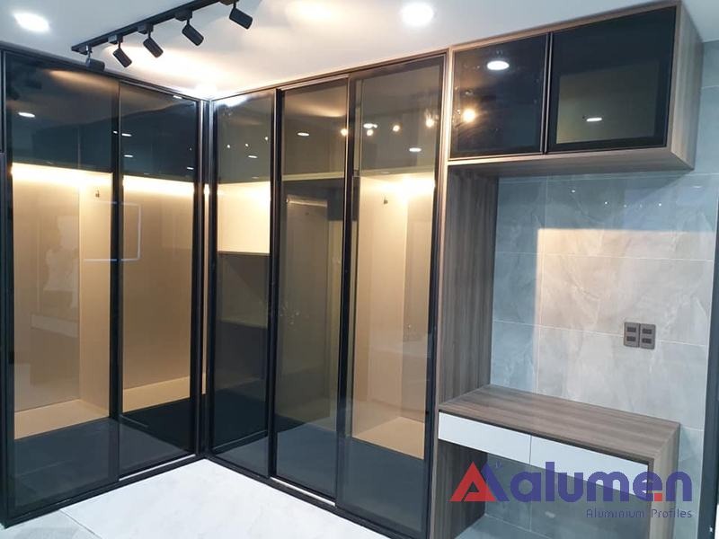 Bảo quản cánh kính tủ áo lùa