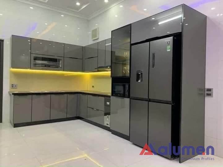 Tủ bếp nhôm cánh kính giá rẻ