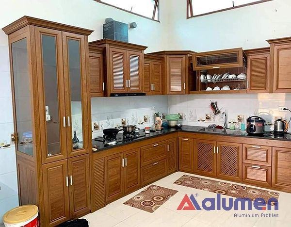 Thiết kế tủ chén nhôm kính hiện đại
